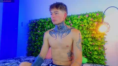 Esteban independent model online show from October 12, 7:46 pm