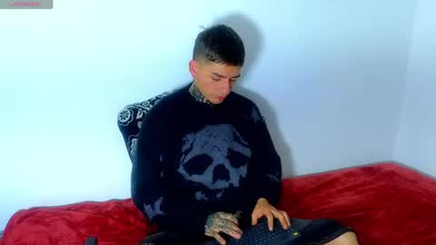 Esteban independent model online show from April 21, 1:17 pm