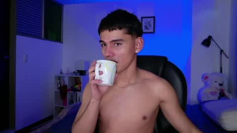 Esteban online show from April 22, 10:50 am