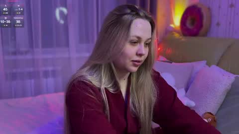 Snapshot of estella_elwood chatting on May 12, 6:16 pm Estella online show from May 12, 6:16 pm