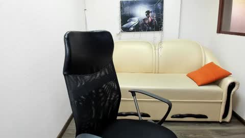 Estella Miles online show from January 6, 12:13 pm