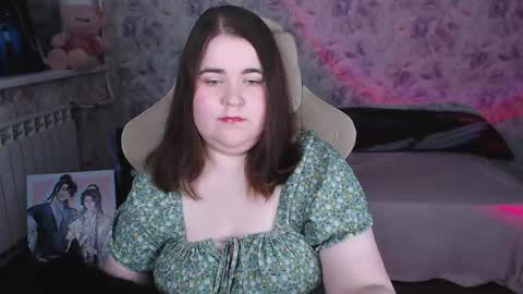 estelle_hicks online show from June 5, 7:19 pm