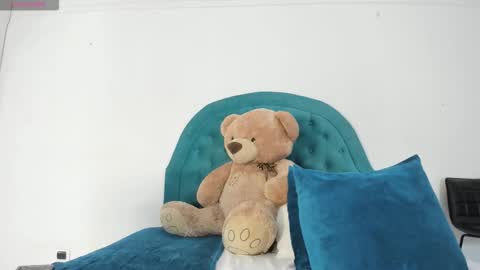 Estephany online show from December 2, 9:54 pm