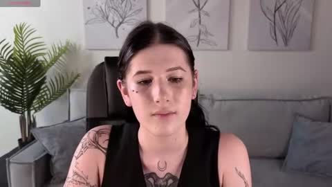 Snapshot of ester_henderson chatting on July 3, 1:34 am Ester Henderson online show from July 3, 1:34 am
