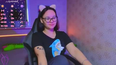 EsterPlayful online show from September 18, 7:10 am