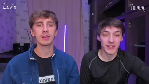 Snapshot of esthetics_boys chatting on December 16, 3:19 am LOUIS online show from December 16, 3:19 am