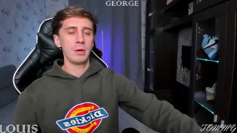 Snapshot of esthetics_boys chatting on March 12, 7:24 am LOUIS online show from March 12, 7:24 am