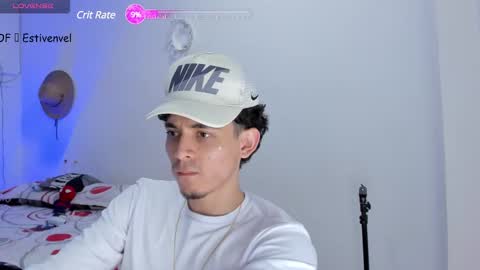 estivenvel online show from February 25, 3:49 pm