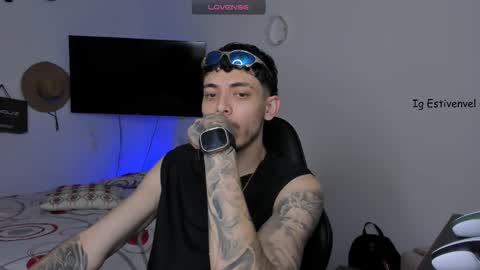 estivenvel online show from October 22, 7:24 pm