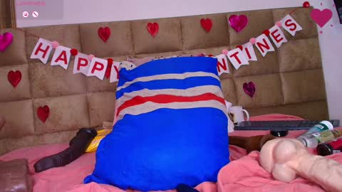 Snapshot of estrella_hanks_ chatting on February 8, 3:00 pm Estrella online show from February 8, 3:00 pm