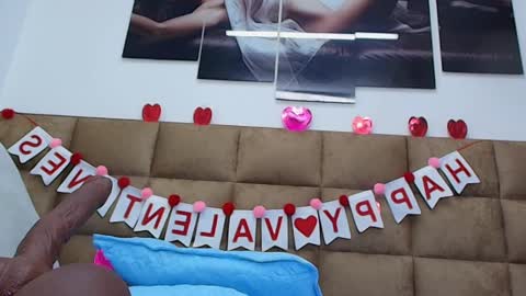 Snapshot of estrella_hanks_ chatting on February 19, 12:00 pm Estrella online show from February 19, 12:00 pm