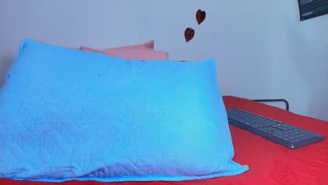 Snapshot of estrella_hanks_ chatting on February 26, 12:03 pm Estrella online show from February 26, 12:03 pm