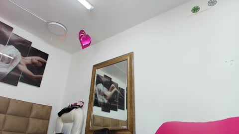 Snapshot of estrella_hanks_ chatting on March 6, 12:09 pm Estrella online show from March 6, 12:09 pm