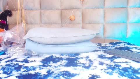 Snapshot of estrella_hanks_ chatting on October 31, 11:55 am Estrella online show from October 31, 11:55 am