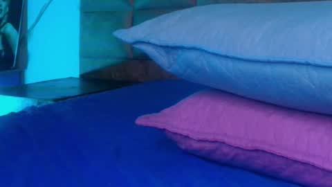 Snapshot of estrella_hanks_ chatting on November 8, 12:16 pm Estrella online show from November 8, 12:16 pm