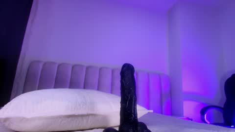 Snapshot of estrella_hanks_ chatting on November 10, 12:37 pm Estrella online show from November 10, 12:37 pm