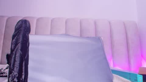 Snapshot of estrella_hanks_ chatting on November 19, 12:05 pm Estrella online show from November 19, 12:05 pm