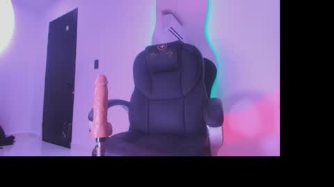 Snapshot of estrella_hanks_ chatting on November 30, 1:15 pm Estrella online show from November 30, 1:15 pm