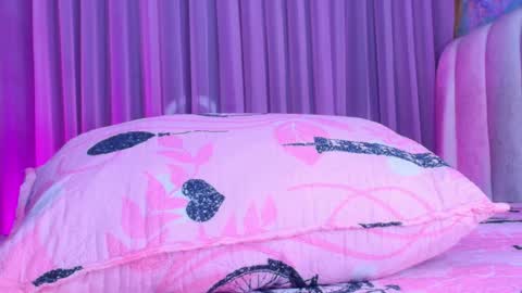 Estrella online show from April 19, 11:53 am