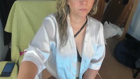 Snapshot of estrellah__ chatting on December 30, 4:53 am - E S T R E L L A  M I L F - online show from December 30, 4:53 am