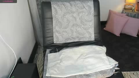 Snapshot of estrellah__ chatting on March 3, 10:10 pm - E S T R E L L A  M I L F - online show from March 3, 10:10 pm