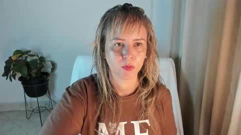 Snapshot of estrellah__ chatting on October 5, 4:11 am - E S T R E L L A  M I L F - online show from October 5, 4:11 am