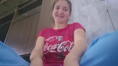 Snapshot of estrellawalters chatting on December 15, 8:18 am estrellawalters online show from December 15, 8:18 am