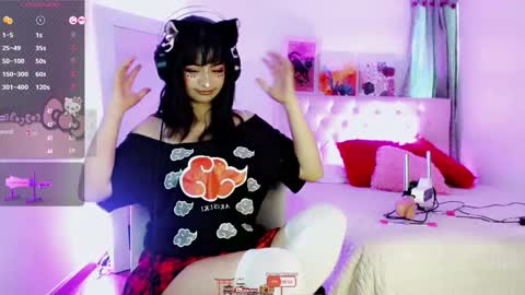 Moon online show from November 2, 8:33 pm