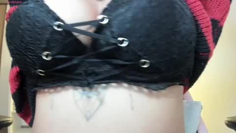 eternalmuse online show from April 24, 9:01 am