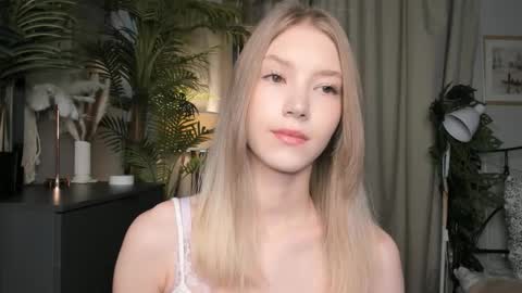 Snapshot of eternity_cuite chatting on October 23, 5:40 am Natalie online show from October 23, 5:40 am