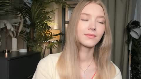 Snapshot of eternity_cuite chatting on November 8, 5:40 am Natalie online show from November 8, 5:40 am