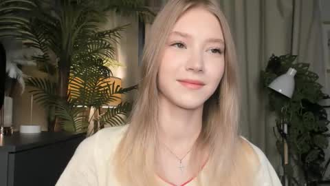 Snapshot of eternity_cuite chatting on November 21, 5:39 am Natalie online show from November 21, 5:39 am