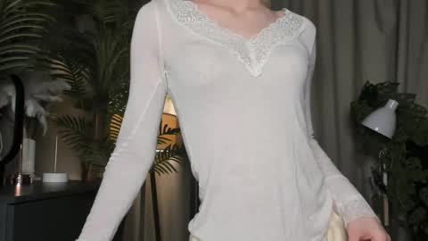 Snapshot of eternity_cuite chatting on November 26, 5:41 am Natalie online show from November 26, 5:41 am