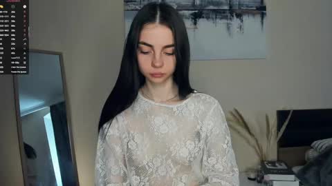 Snapshot of eternity_is_endless chatting on June 1, 7:43 am Mary online show from June 1, 7:43 am