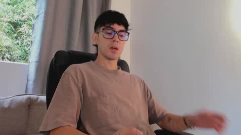 Snapshot of etham_wolf1 chatting on April 13, 5:40 pm etham_wolf1 online show from April 13, 5:40 pm