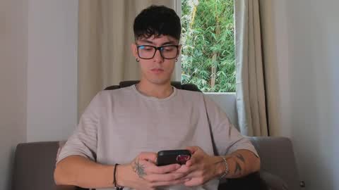 Snapshot of etham_wolf1 chatting on April 22, 5:03 pm etham_wolf1 online show from April 22, 5:03 pm