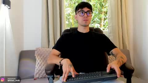 Snapshot of etham_wolf1 chatting on April 25, 3:31 pm etham_wolf1 online show from April 25, 3:31 pm