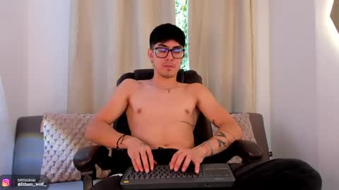 Snapshot of etham_wolf1 chatting on April 29, 5:30 pm etham_wolf1 online show from April 29, 5:30 pm