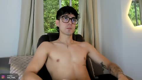Snapshot of etham_wolf1 chatting on May 8, 6:13 pm etham_wolf1 online show from May 8, 6:13 pm