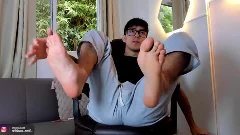 Snapshot of etham_wolf1 chatting on May 28, 2:25 pm etham_wolf1 online show from May 28, 2:25 pm