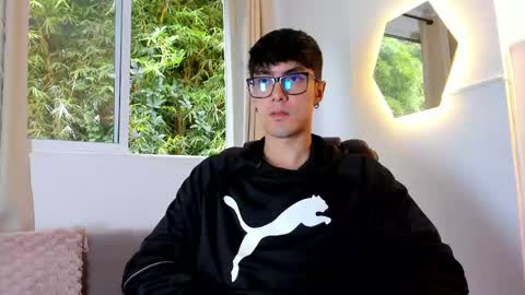 Snapshot of etham_wolf1 chatting on May 31, 12:45 pm etham_wolf1 online show from May 31, 12:45 pm
