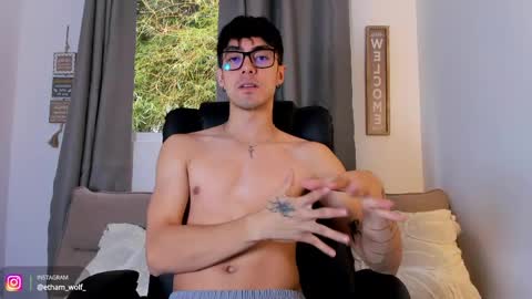 Snapshot of etham_wolf1 chatting on June 4, 5:41 pm etham_wolf1 online show from June 4, 5:41 pm