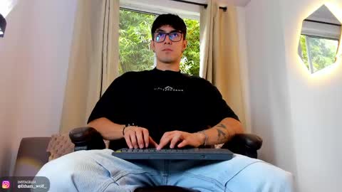 Snapshot of etham_wolf1 chatting on June 5, 6:13 pm etham_wolf1 online show from June 5, 6:13 pm