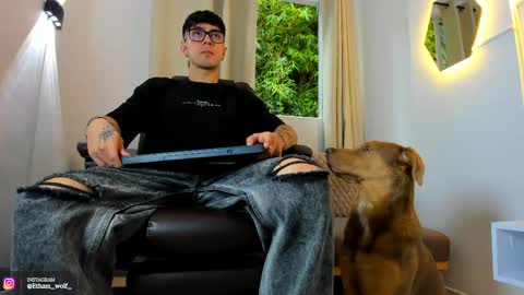 Snapshot of etham_wolf1 chatting on June 6, 6:01 pm etham_wolf1 online show from June 6, 6:01 pm