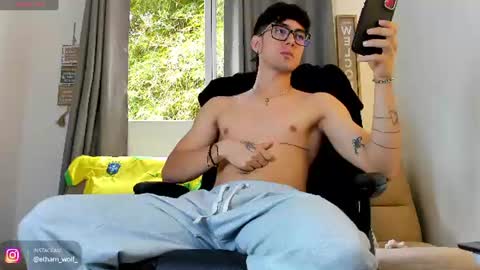 Snapshot of etham_wolf1 chatting on June 18, 5:50 pm etham_wolf1 online show from June 18, 5:50 pm