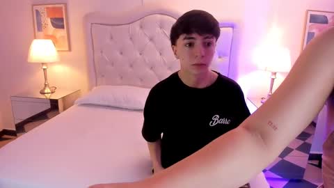 Snapshot of ethan_and_ava chatting on January 17, 1:24 pm ethan and ava online show from January 17, 1:24 pm