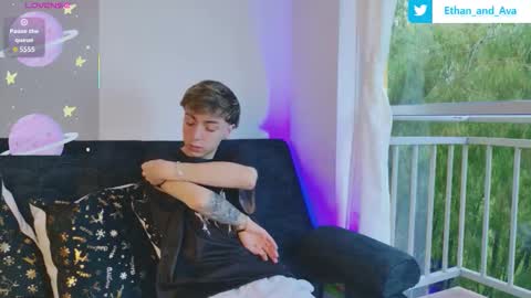 Snapshot of ethan_and_ava chatting on November 16, 12:44 pm ethan and ava online show from November 16, 12:44 pm