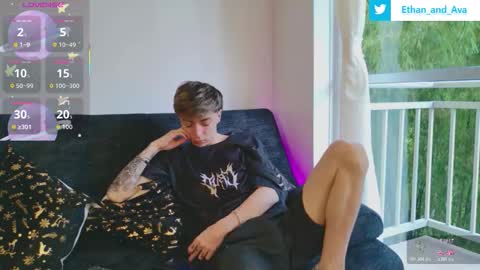 Snapshot of ethan_and_ava chatting on November 20, 1:22 pm ethan and ava online show from November 20, 1:22 pm