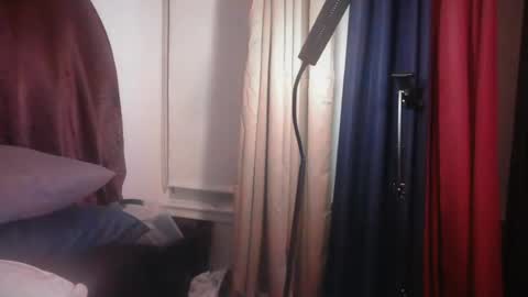 Snapshot of ethan_astrid chatting on July 19, 7:12 am Bustedpussy online show from July 19, 7:12 am