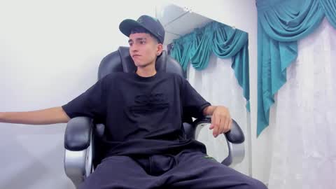 Snapshot of ethan_boy_ chatting on January 3, 8:54 pm Ethan online show from January 3, 8:54 pm